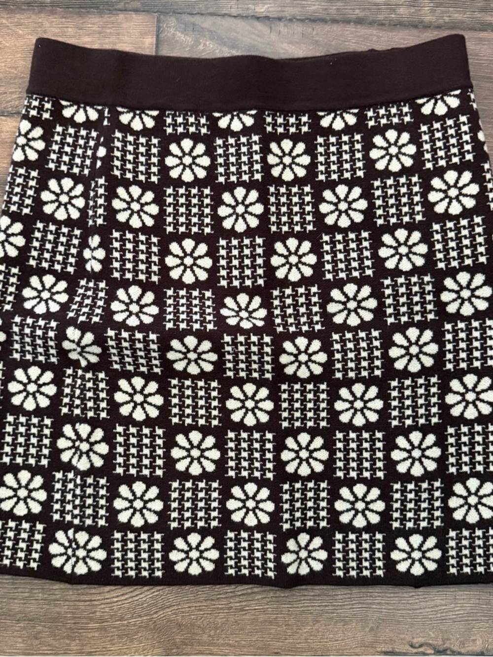 Astr Floral Check Knit Mini Skirt - Black & White